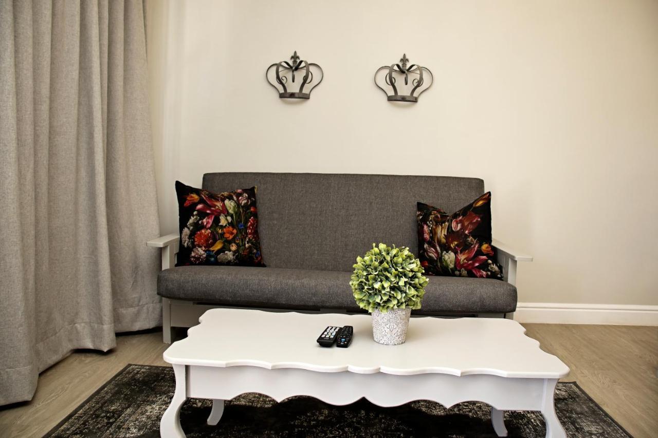French Karoo Guesthouse Beaufort West Exterior photo